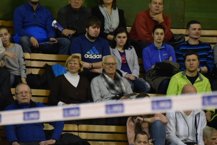 Volejbalistky vyhrály charitativní zápas proti Olympu, na školu CREDO vybralo 13 875 korun