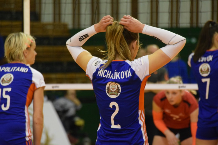 Volejbalistky vyhrály charitativní zápas proti Olympu, na školu CREDO vybralo 13 875 korun