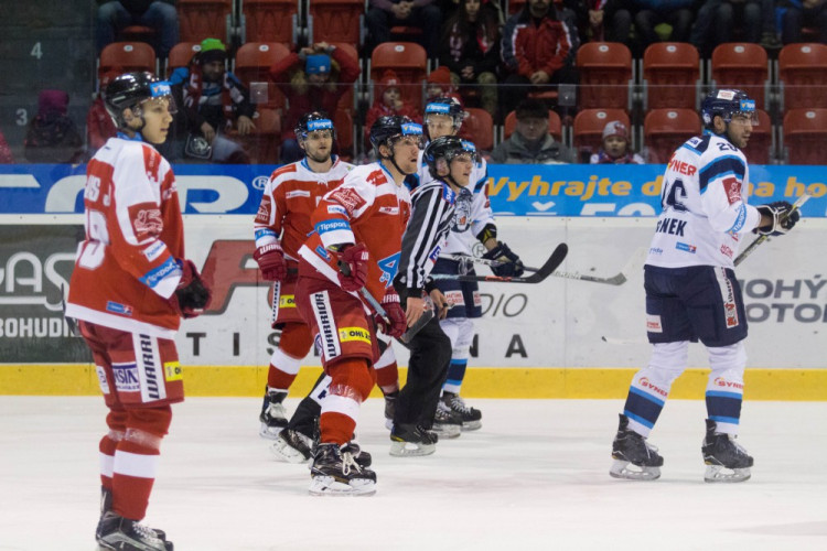 FOTOGALERIE: Kohouti přehráli doma tygry z Liberce 4:1, krásnými góly se zaskvěli Laš a Burian