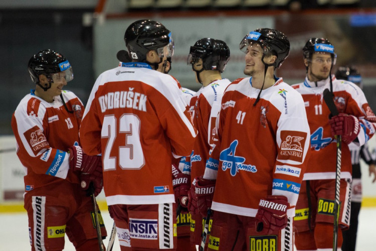 FOTOGALERIE: Kohouti přehráli doma tygry z Liberce 4:1, krásnými góly se zaskvěli Laš a Burian