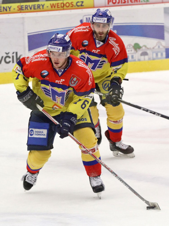 Jediný střelec Jihočechů Rok Pajič (v popředí) a Filip Vlček