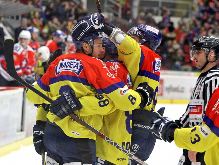 Motoráci museli od úvodních sekund dotahovat třebíčský náskok. O gól na 1:1 se postaral Michal Bárta