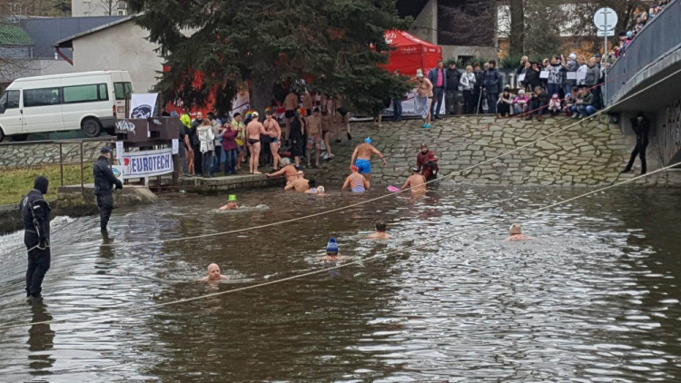 Novoroční koupání v Jihlavě 2018