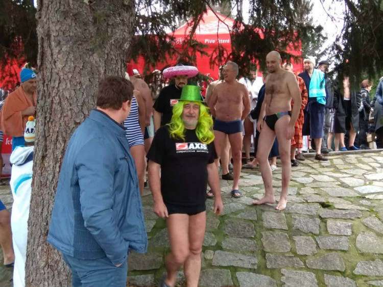 Novoroční koupání v Jihlavě 2018