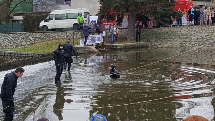 Novoroční koupání v Jihlavě 2018