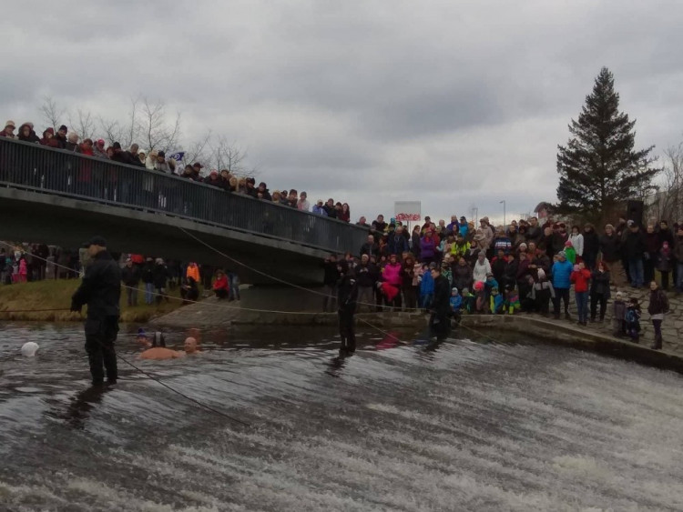 Novoroční koupání v Jihlavě 2018