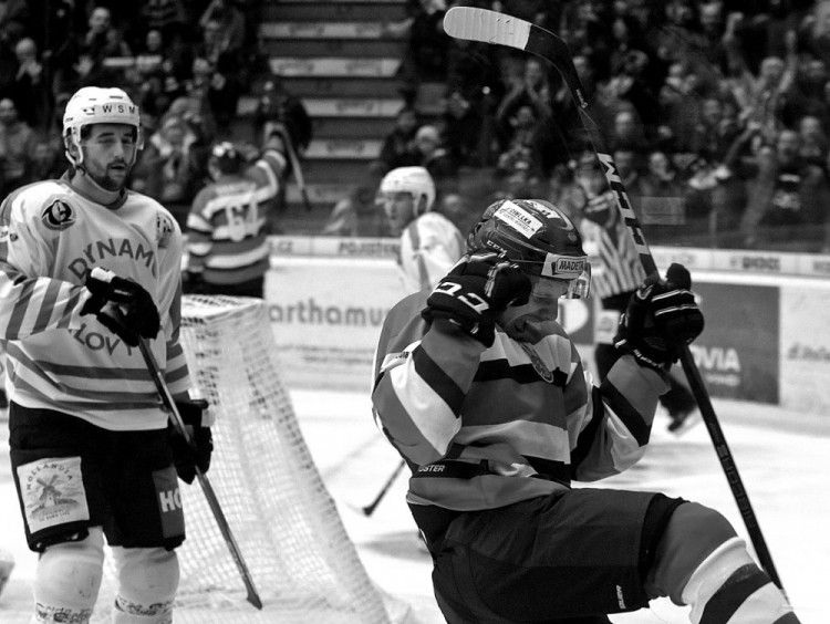 Luboš Rob skóroval ve 45. minutě retro duelu