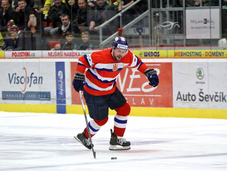 Hrdina svátečního duelu Petr Vampola se rozjíždí k rozhodujícímu trestnému střílení