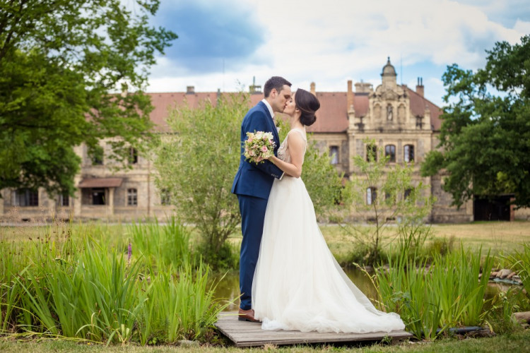 Na svatbě jsme svatebčanům v patách, říkají Bára Fuhrmannová a Nela Pazourková