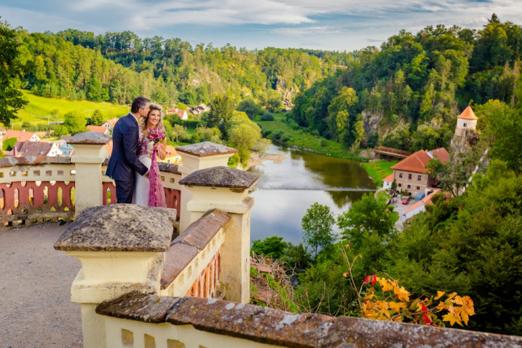 Na svatbě jsme svatebčanům v patách, říkají Bára Fuhrmannová a Nela Pazourková