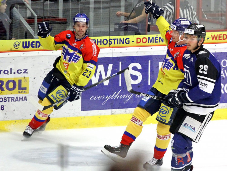 Nedorost s Květoněm se radují ze vstřelené branky