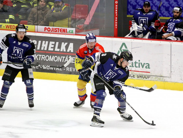 Vojtěch Tomi vyhazuje puk z obranného pásma Havířova
