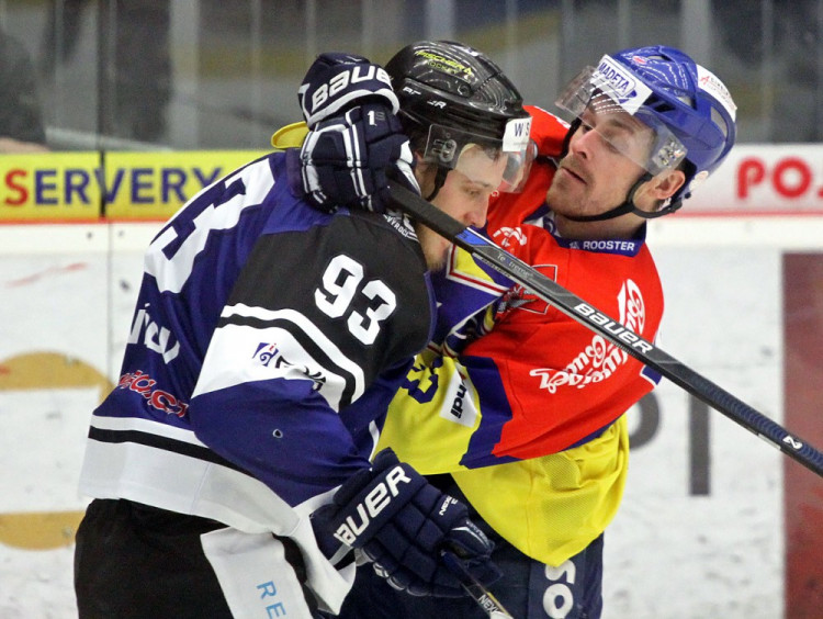 Lukáš Květoň ve "vřelém" obětí s Patrikem Lužou