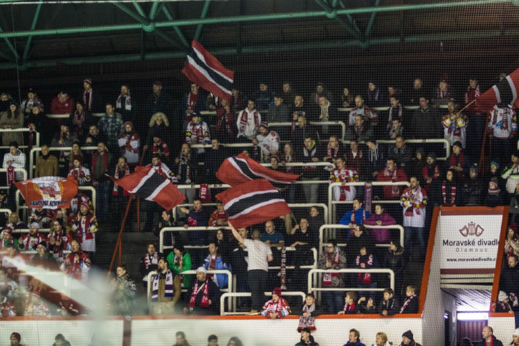 Kohouti po delší době vyhráli doma, Litvínov porazili 4:2