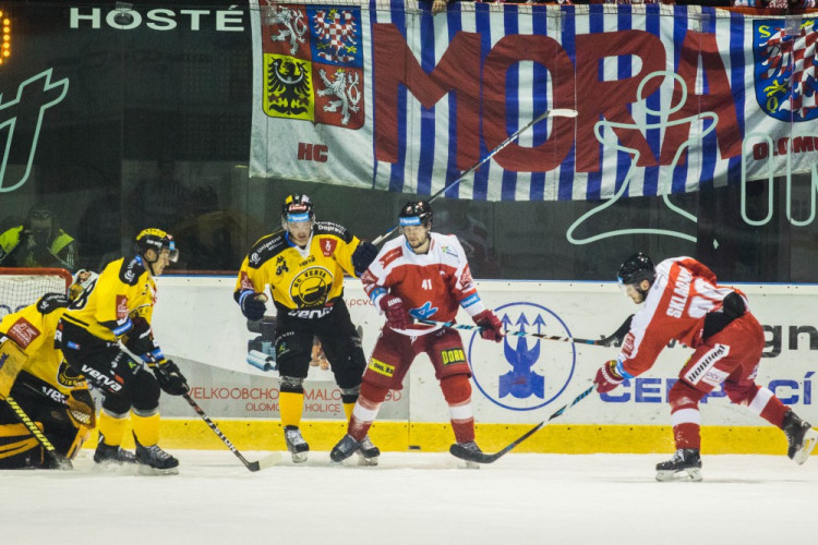 Kohouti po delší době vyhráli doma, Litvínov porazili 4:2