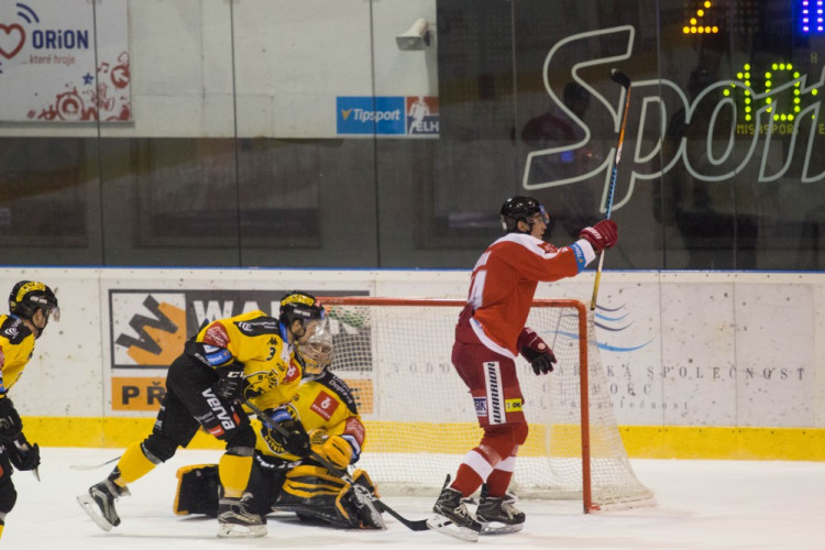 Kohouti po delší době vyhráli doma, Litvínov porazili 4:2