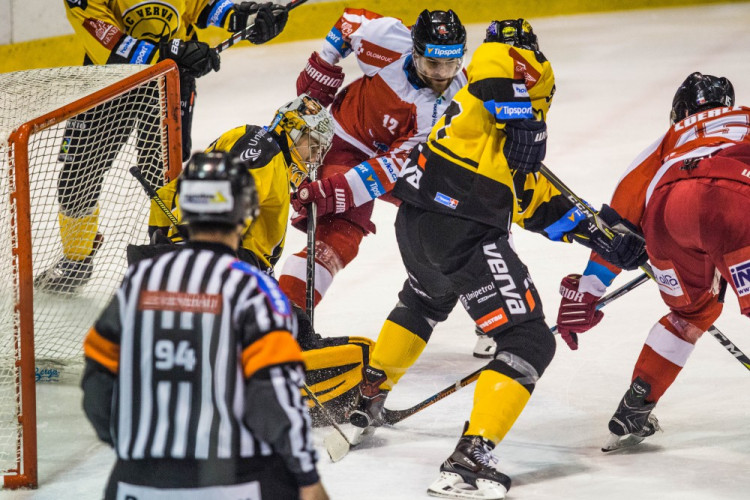 Kohouti po delší době vyhráli doma, Litvínov porazili 4:2