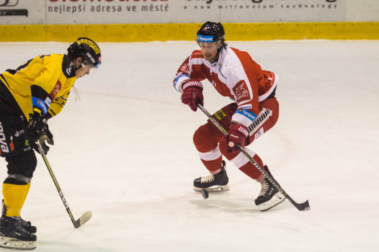 Kohouti po delší době vyhráli doma, Litvínov porazili 4:2