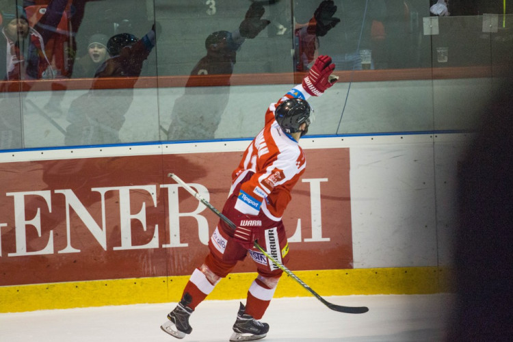 Kohouti po delší době vyhráli doma, Litvínov porazili 4:2