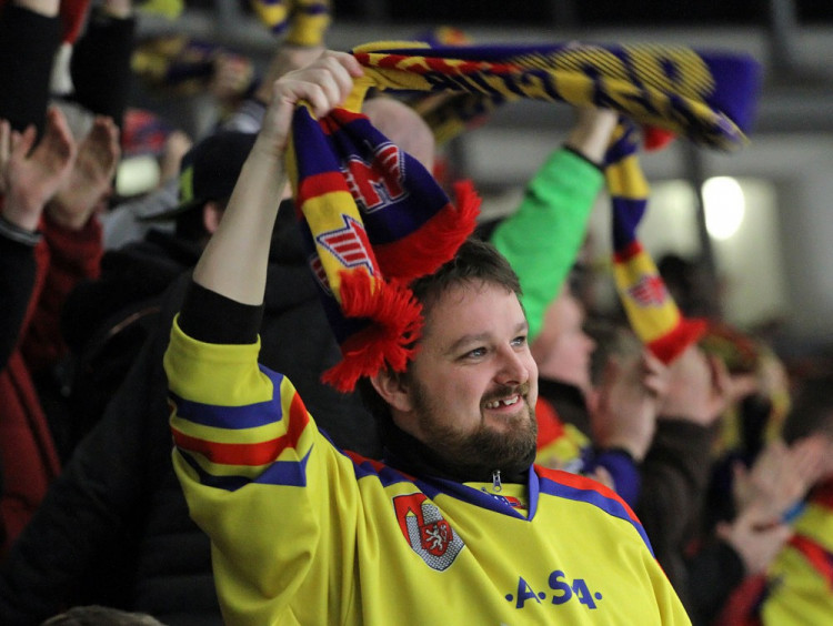 Fanoušci Motoru slaví gól na 2:2