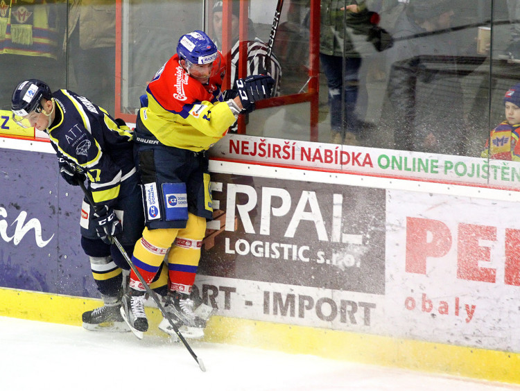 Srážka Čermáka s Bernadem u zadního mantinelu