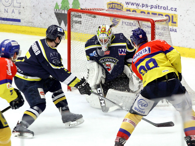 Vít Jonák krátce před závěrečnou sirénou přestřelil Soukupovu klec