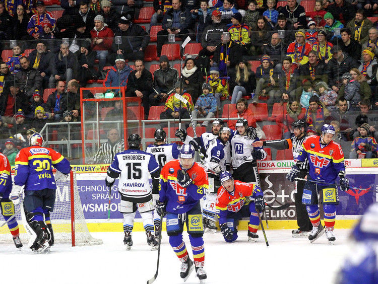 Havířov ve druhé třetině zásluhou Jiřího Fronka srovnal s motoráky krok - 2:2