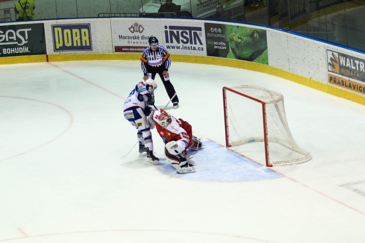 Kohouti nastříleli Kometě sedm gólů a stále živí naději na nejlepší šestku