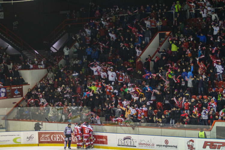 Kohouti nastříleli Kometě sedm gólů a stále živí naději na nejlepší šestku