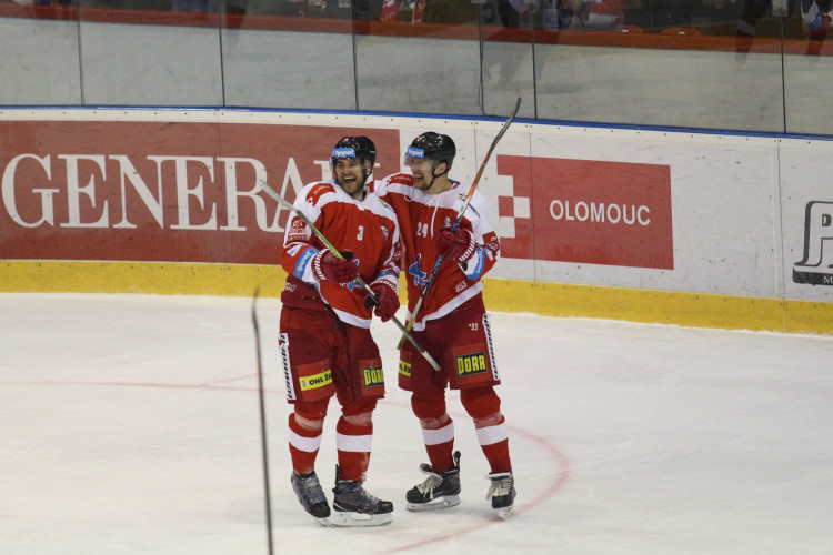 Kohouti nastříleli Kometě sedm gólů a stále živí naději na nejlepší šestku