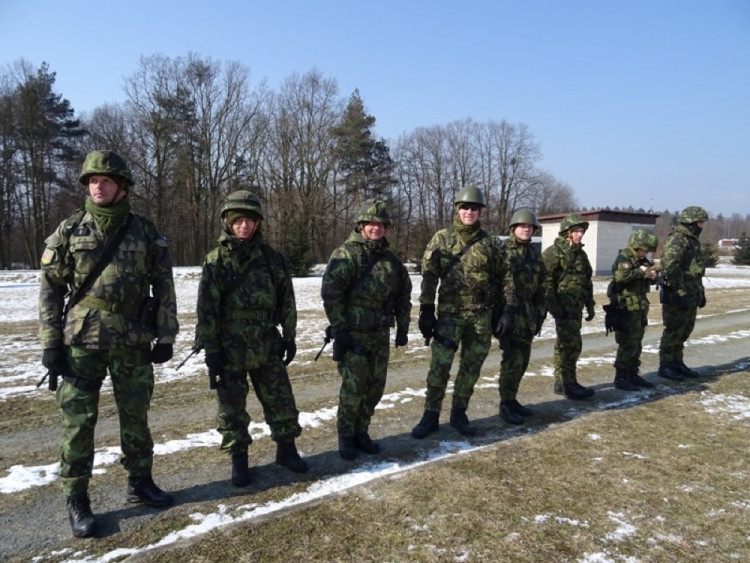 Příslušníci 153. ženijního praporu absolvovali na Libavé tvrdý výcvik v třeskutých mrazech