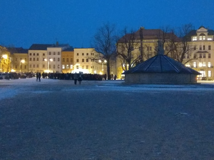 Demonstrace proti zvolení Zdeňka Ondráčka do čela komise pro GIBS