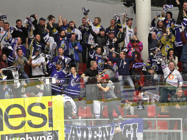... zato fanoušci Kladna slavili hned třikrát