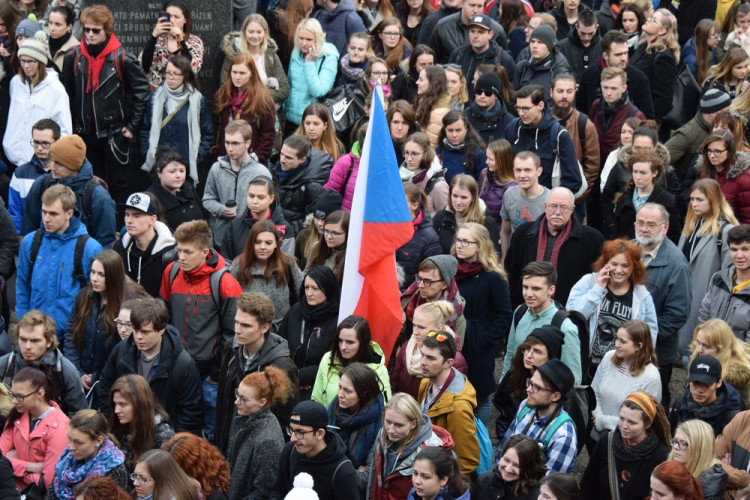 Studenti v Olomouci demonstrovali za ústavní hodnoty