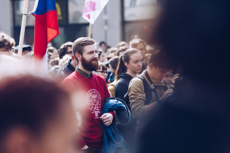 Studentská stávka #VyjdiVen v Brně optikou Vojtěcha Káby