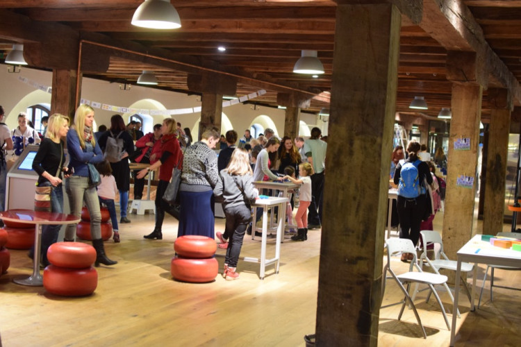 Dny mozku přilákaly první den do Pevnosti poznání stovky návštěvníků