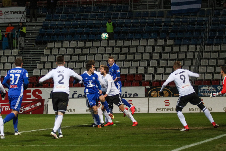 Sigma doma jen remizovala s Karvinou 1:1, přišla tak o třetí místo v tabulce