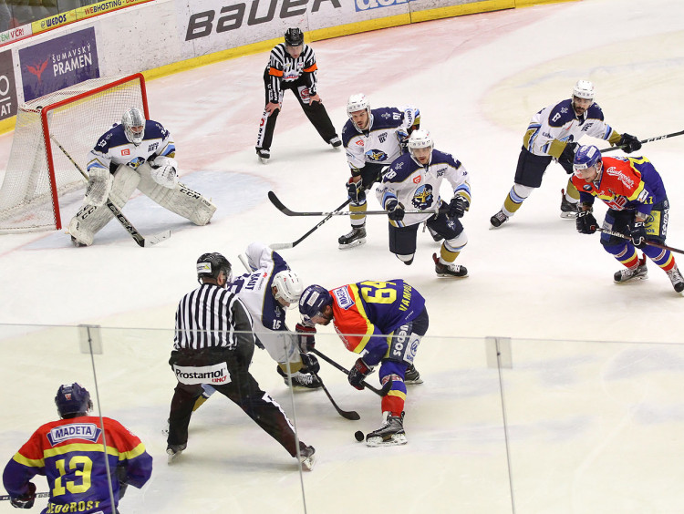 Buly v útočné třetině Motoru