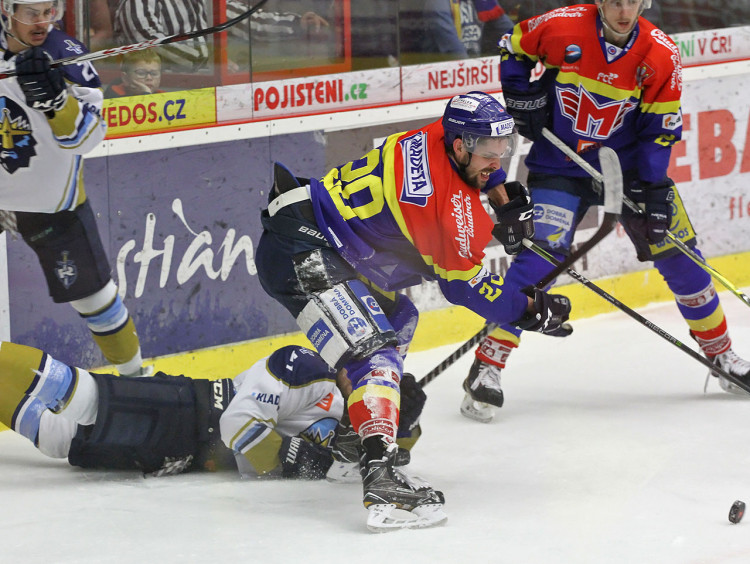 Mitch Fillman vybojoval kotouč za vlastní bránou