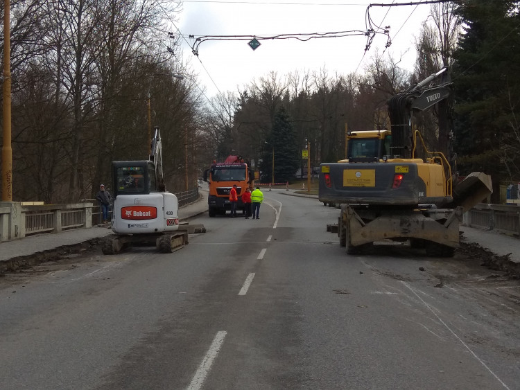 Uzavření Brněnského mostu z důvodu rekonstrukce, duben 2017