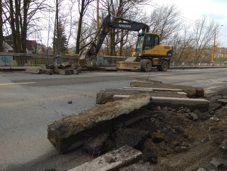 Uzavření Brněnského mostu z důvodu rekonstrukce, duben 2017