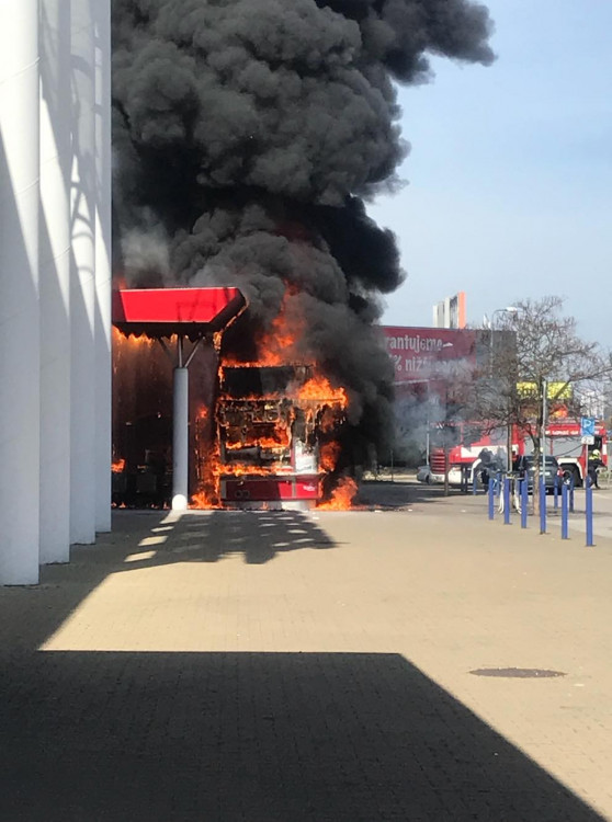 Požár stánku s občerstvením u budějckého Tesca