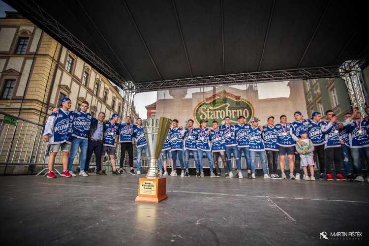 Modorobílý Zelňák optikou Martina Pištěka