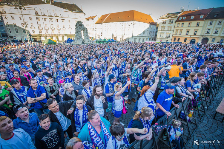 Modorobílý Zelňák optikou Martina Pištěka