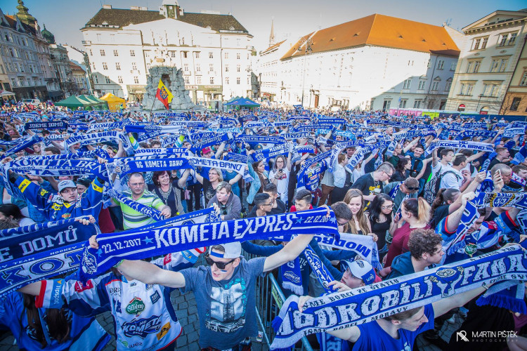 Modorobílý Zelňák optikou Martina Pištěka