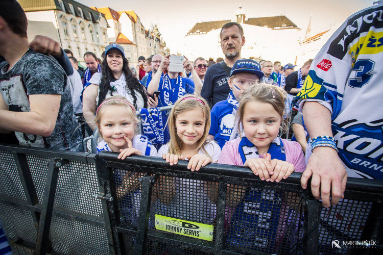 Modorobílý Zelňák optikou Martina Pištěka