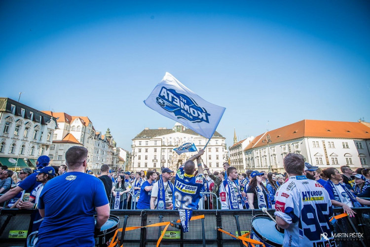 Modorobílý Zelňák optikou Martina Pištěka