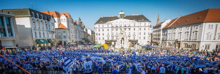 Modorobílý Zelňák optikou Martina Pištěka