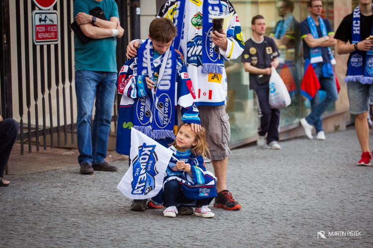 Modrobílá radost na Zelňáku optikou Martina Pištěka