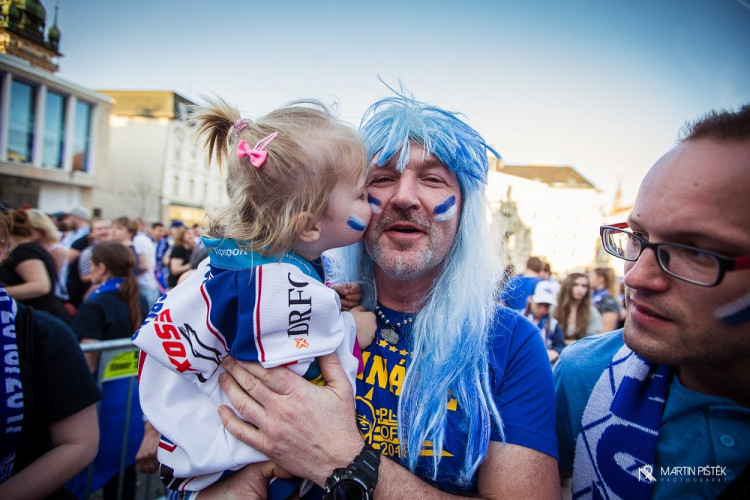 Modrobílá radost na Zelňáku optikou Martina Pištěka